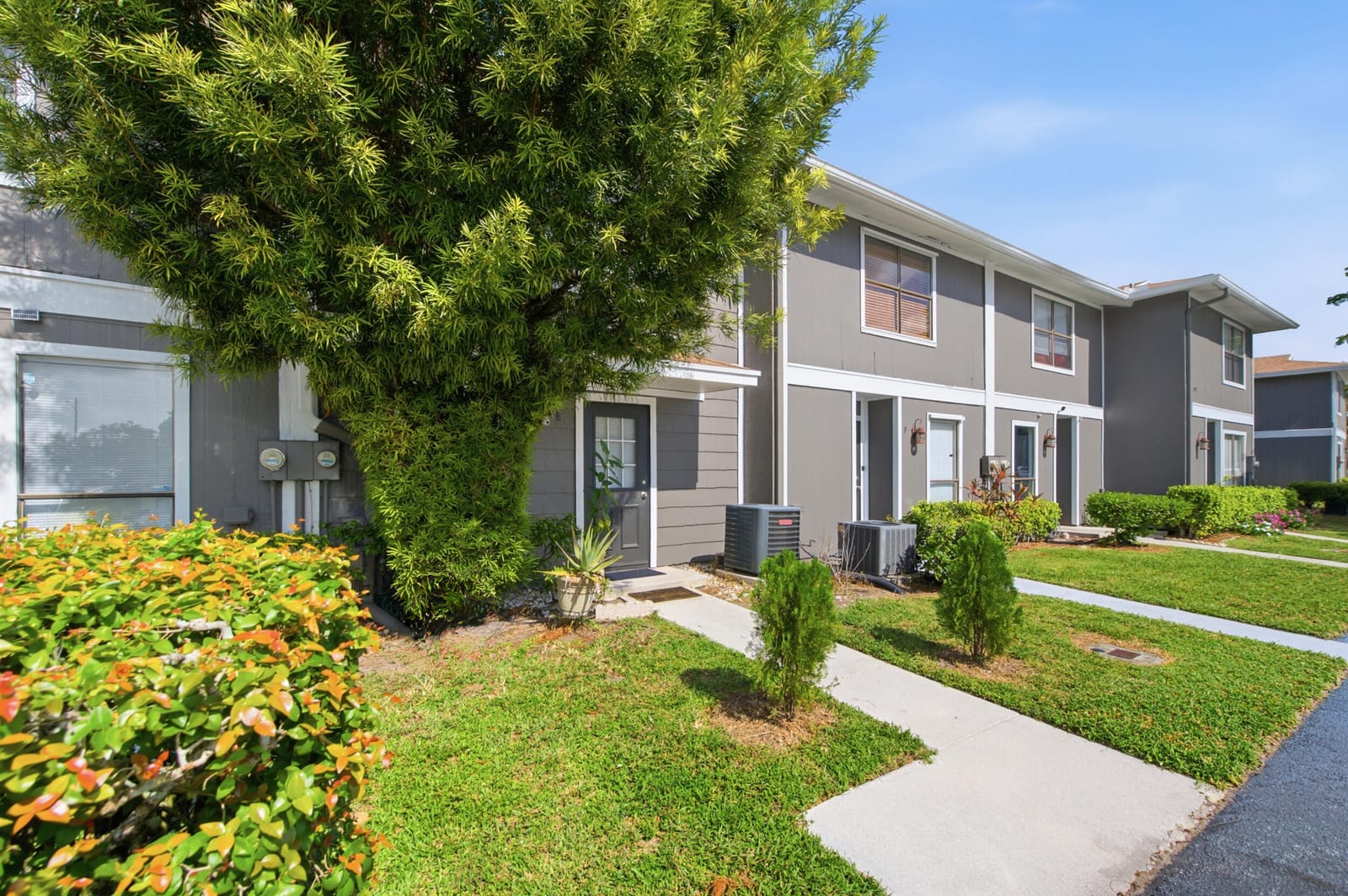 799 HILL Drive E — photo 3
