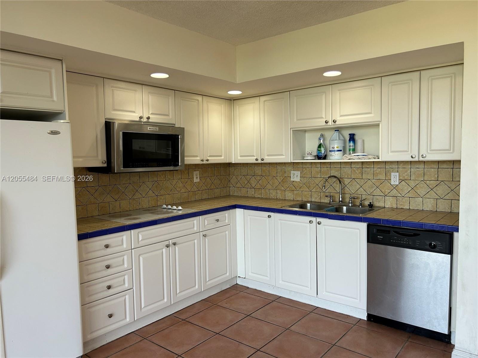 8600 SW 133rd Ave Road 423 — photo 2