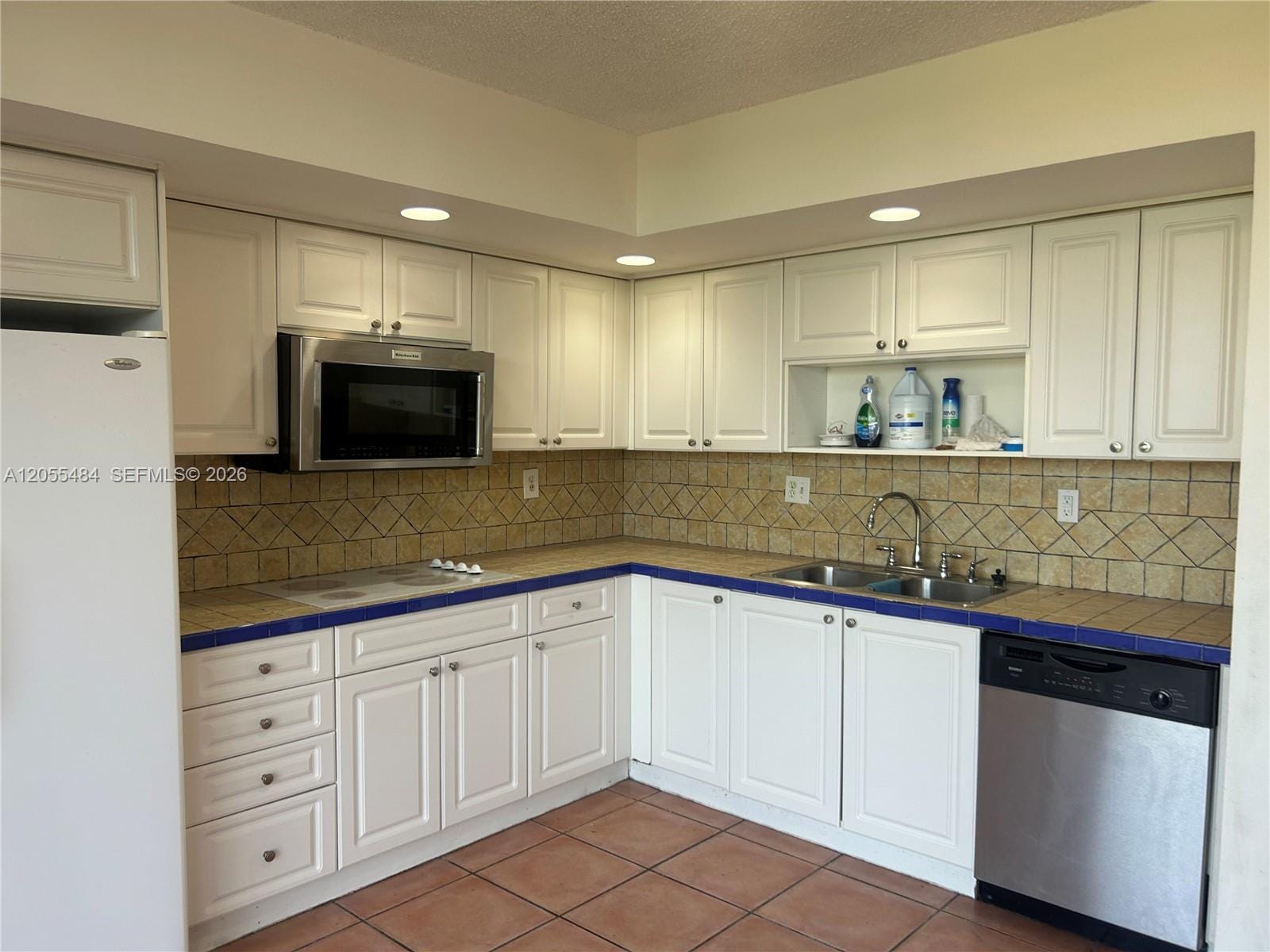 8600 SW 133rd Ave Road 423 — photo 3