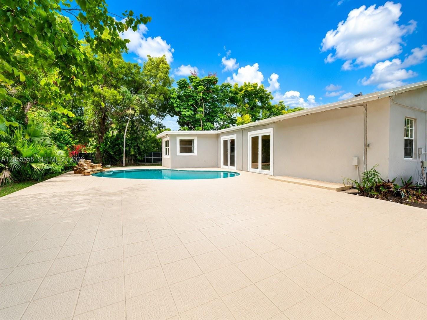 15831 Palmetto Club Drive, Miami, FL 33157 photo 2