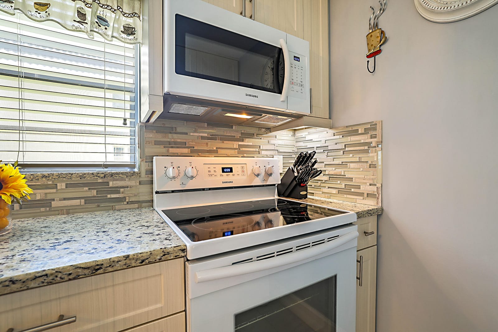 308 Saxony G, Delray Beach, FL 33446 photo 14