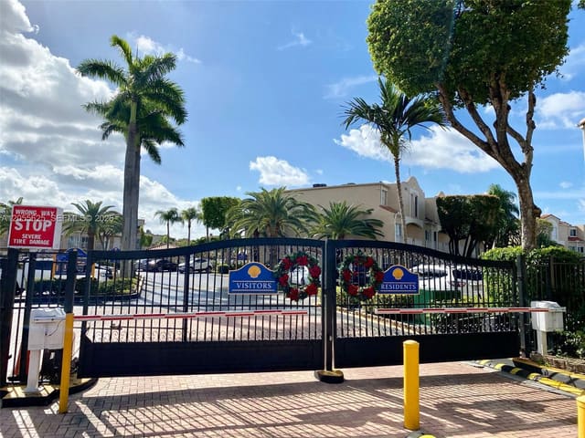 8615 NW 5th Terrace 14-206, Miami, FL 33126