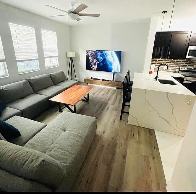 533 NE 3rd Avenue 148, Fort Lauderdale, FL 33301 photo 2