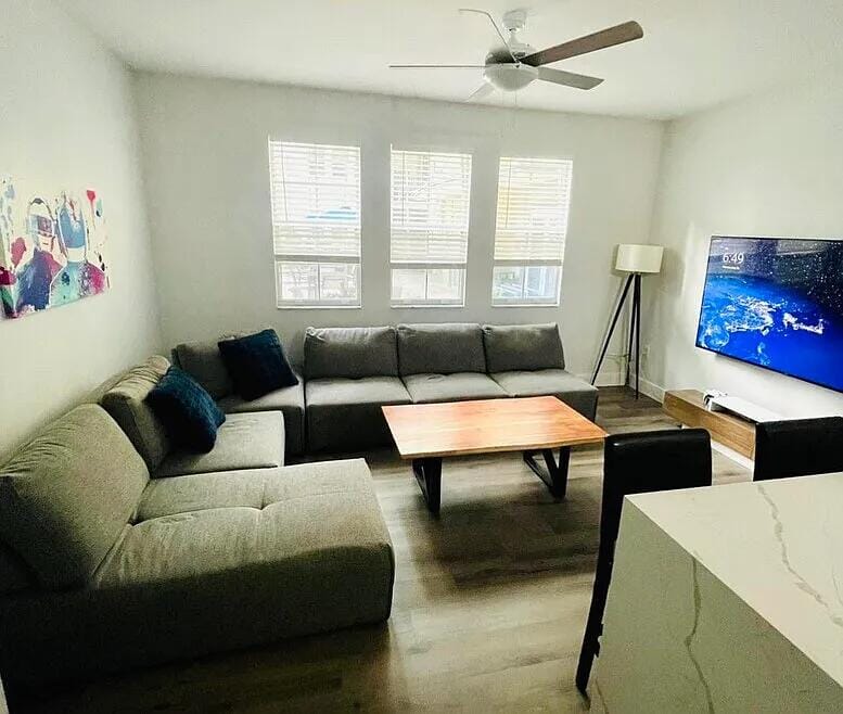 533 NE 3rd Avenue 148, Fort Lauderdale, FL 33301 photo 3