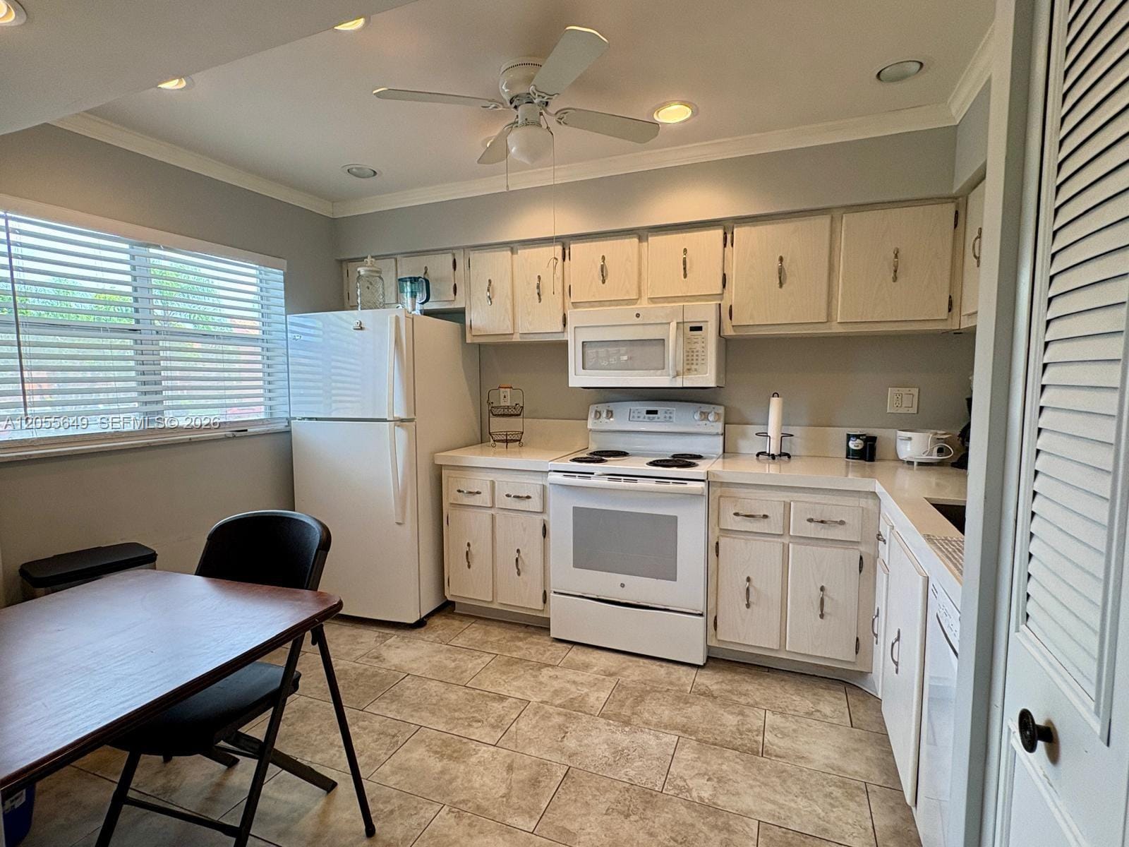 8810 W Mcnab Road 206 — photo 3