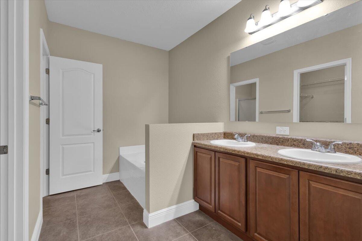 6118 NW Wild Cotton Way — photo 10