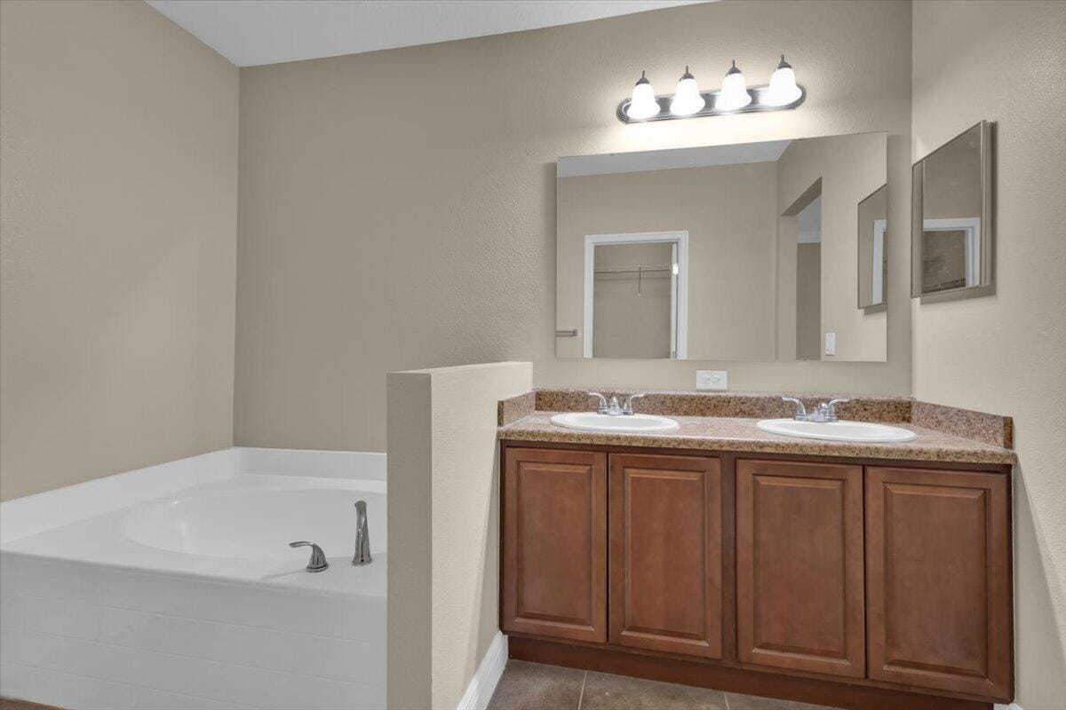 6118 NW Wild Cotton Way — photo 11