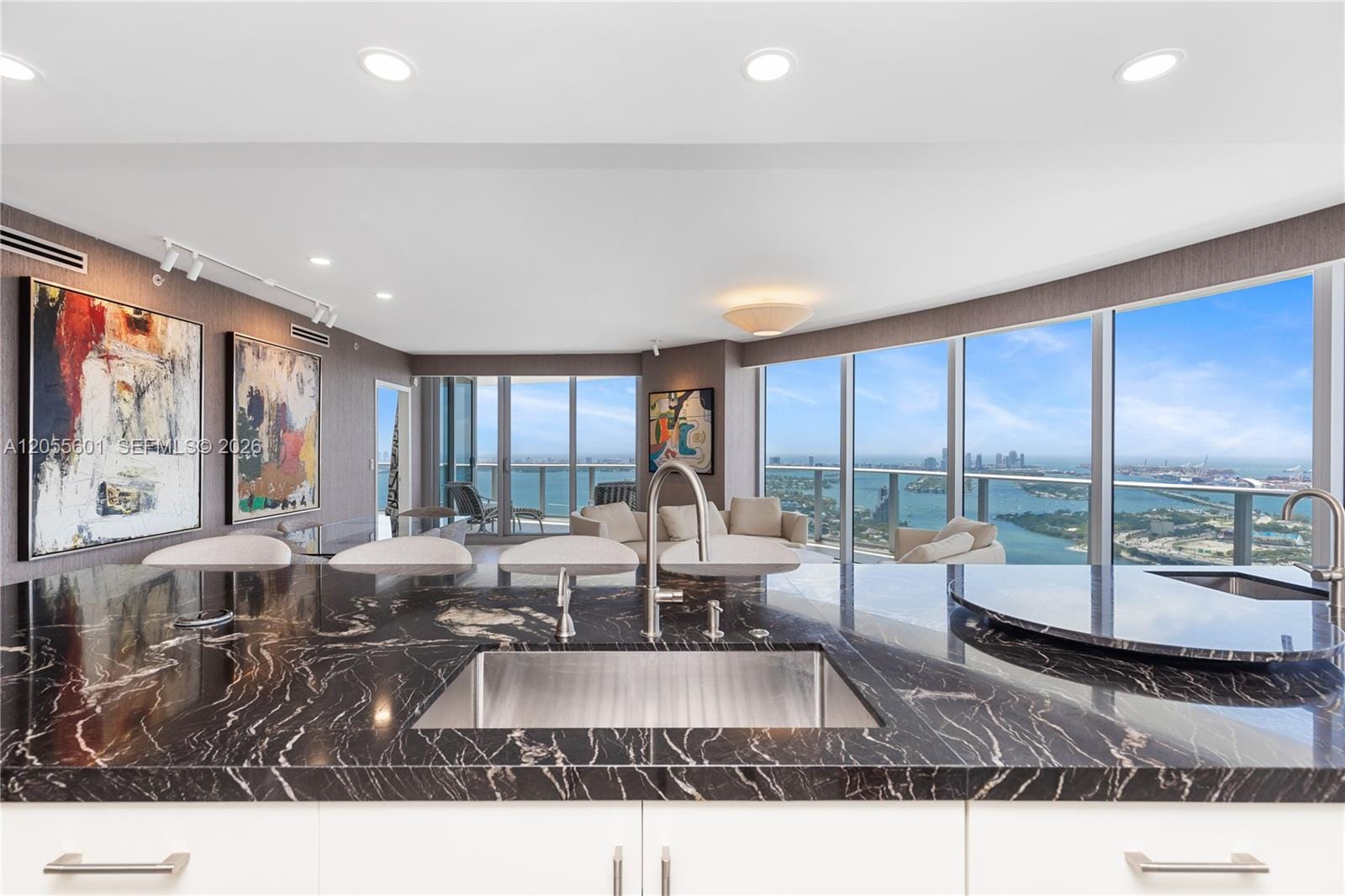 Pending home at 488 NE 18th Street 5012, Miami, FL 33132
