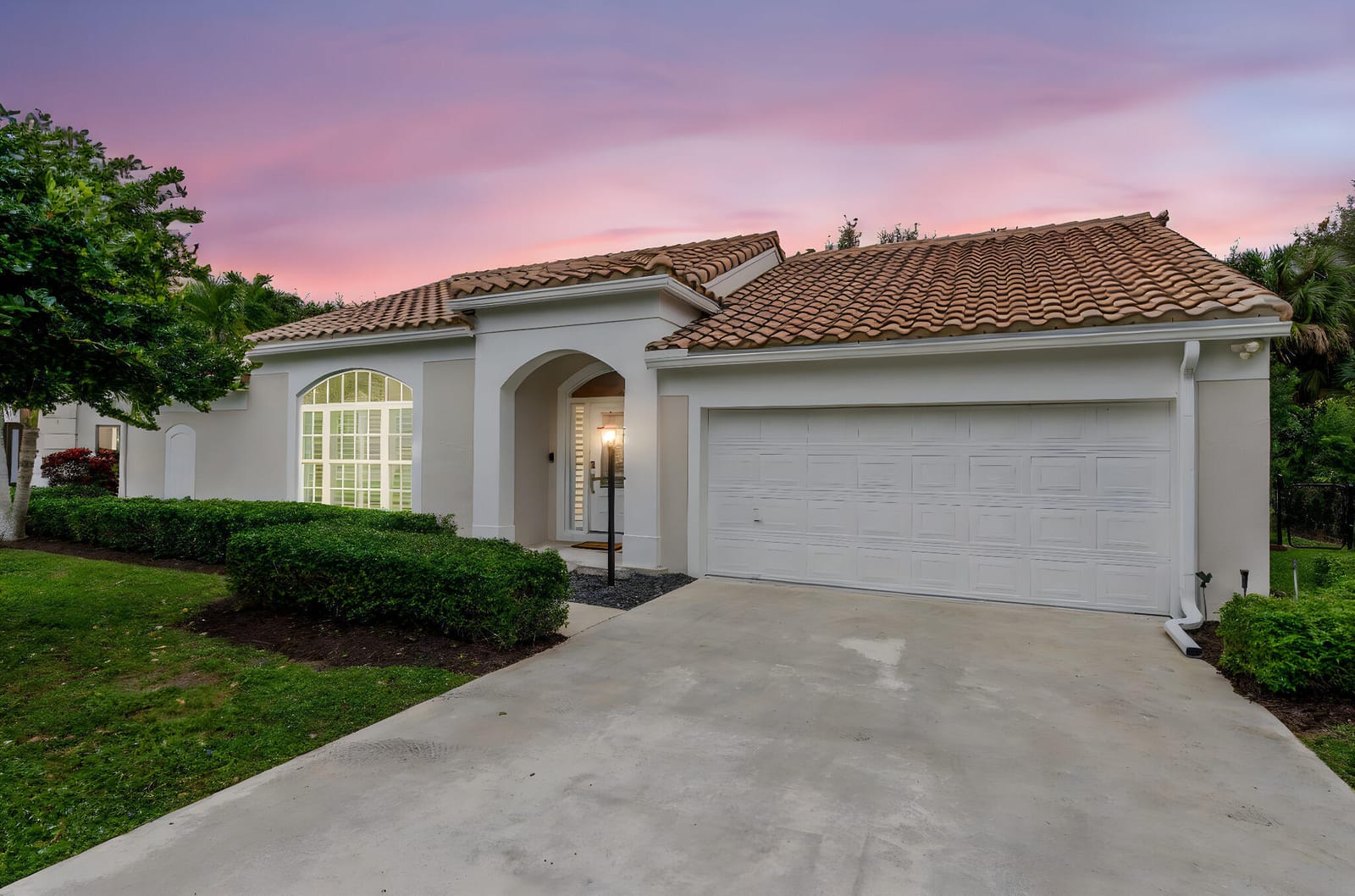 Pending home at 10223 Hunt Club Lane, Palm Beach Gardens, FL 33418
