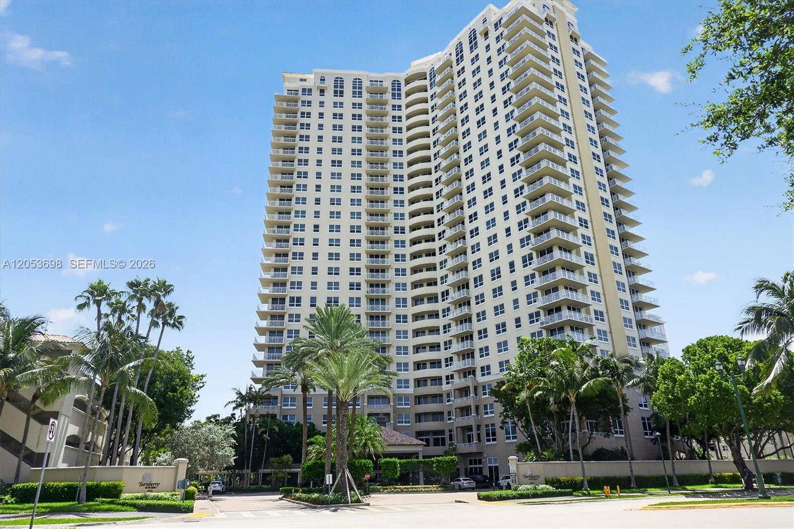 19501 W Country Club Drive 2401, Aventura, FL 33180 photo 1