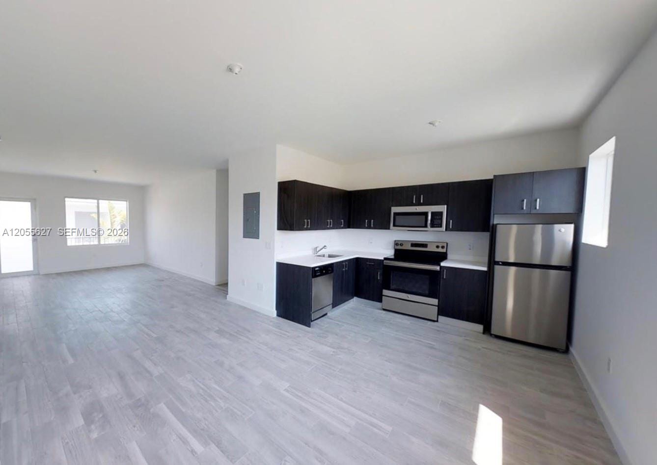 321 S Shore Drive 12 — photo 3