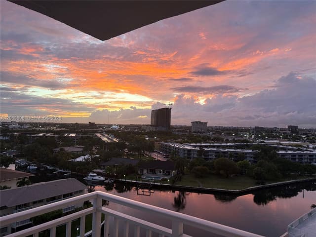 427 Golden Isles Drive 10D, Hallandale Beach, FL 33009