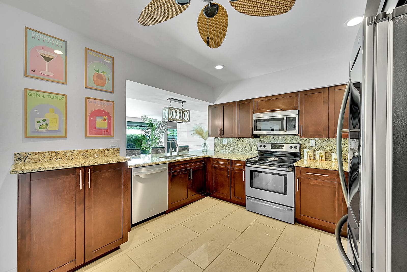 1080 SE 9TH Avenue — photo 3