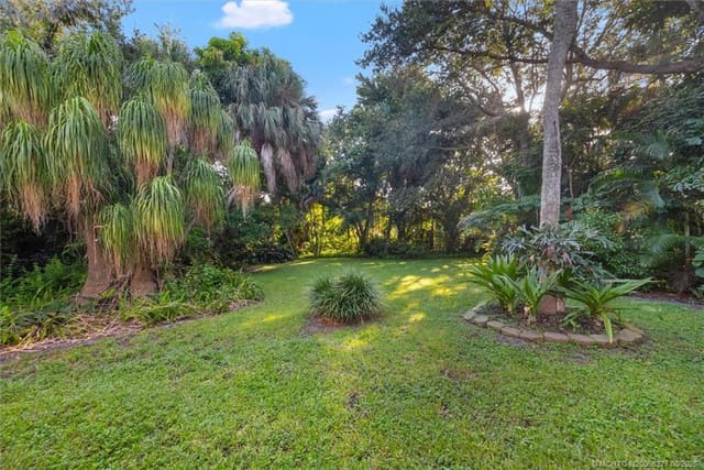 22 N Via Lucindia, Lucindia, Sewalls Point, FL