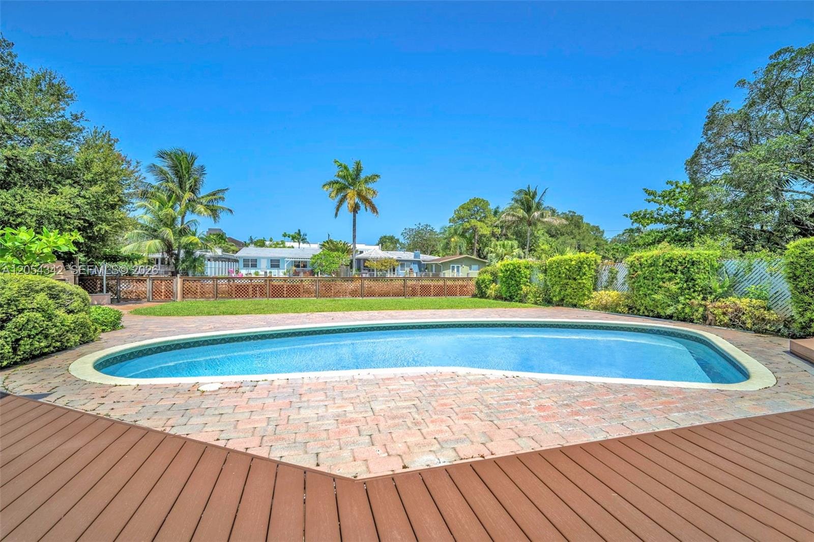 Pending home at 800 SW 8th Terrace, Fort Lauderdale, FL 33315