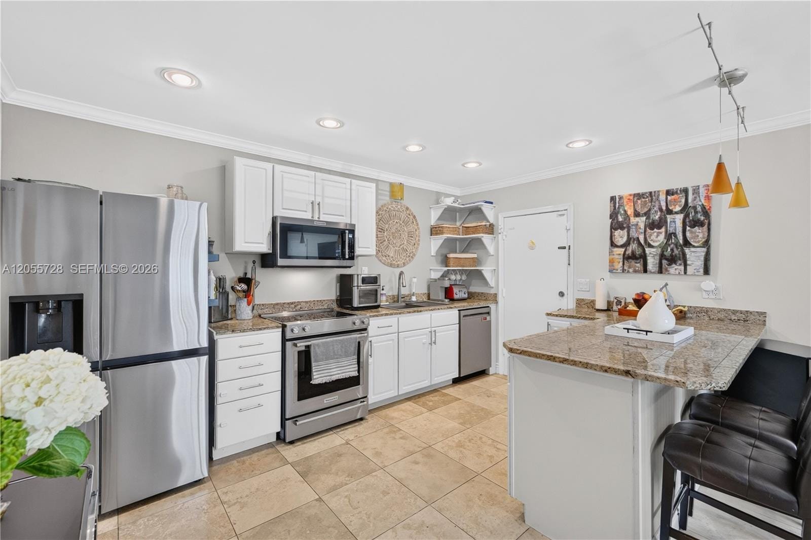 Pending home at 2220 NE 68th Street 1012, Fort Lauderdale, FL 33308