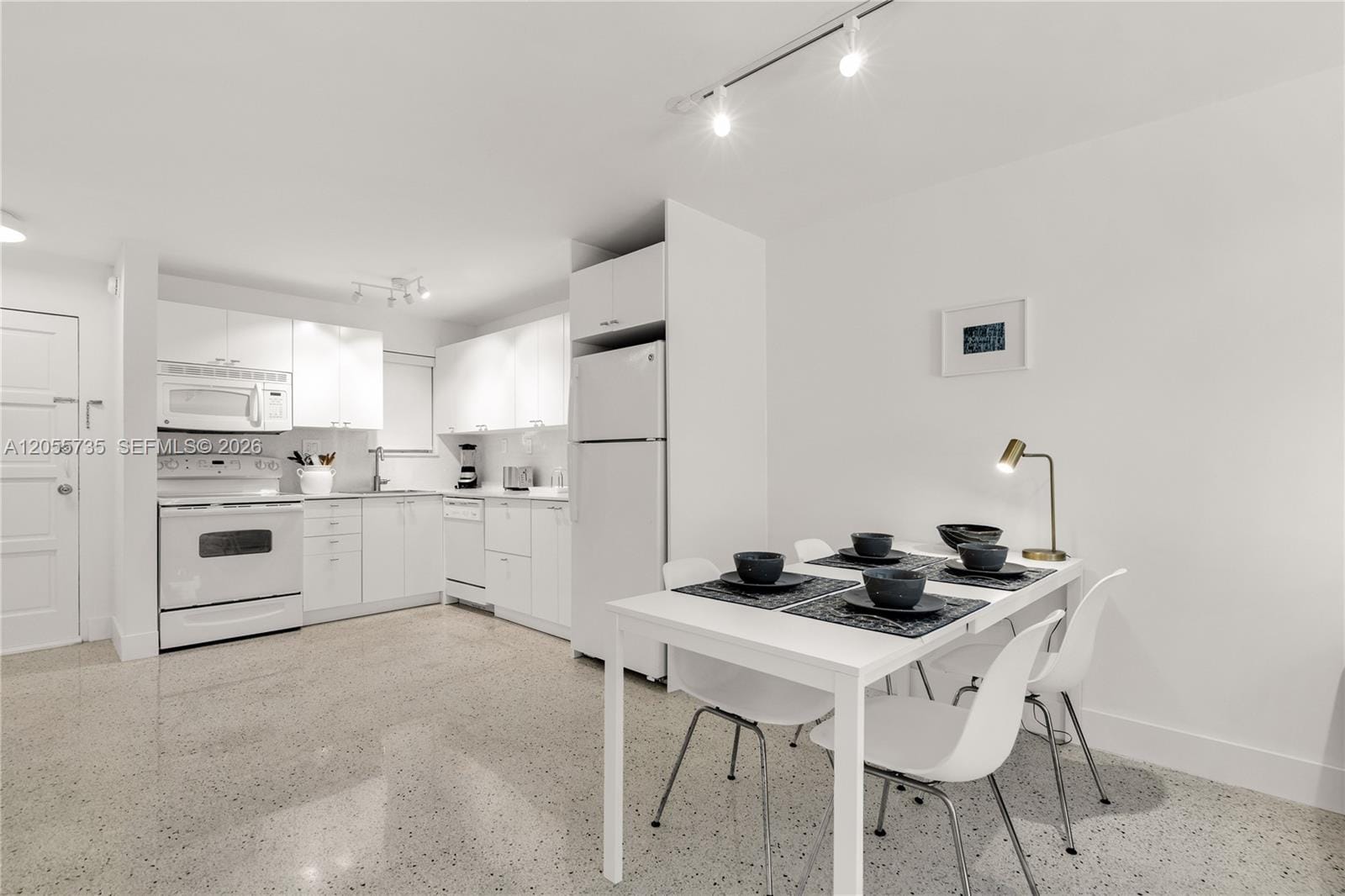 836 SW 1st Street 102 — photo 11