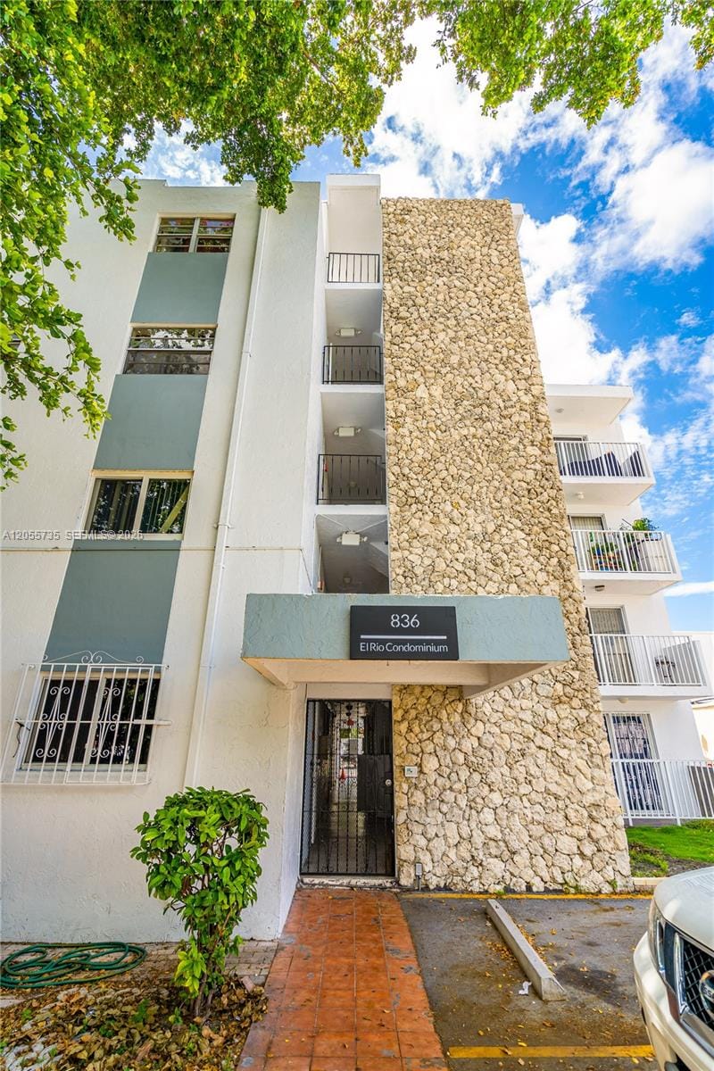 836 SW 1st Street 102 — photo 9