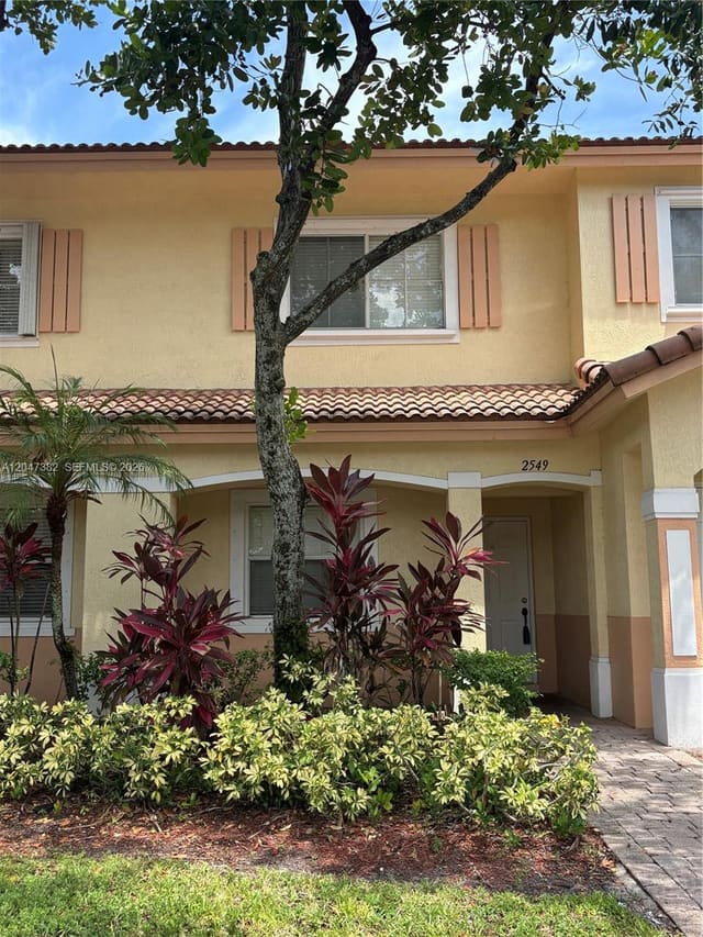 2549 SW 83rd Terrace 105, Miramar, FL 33025