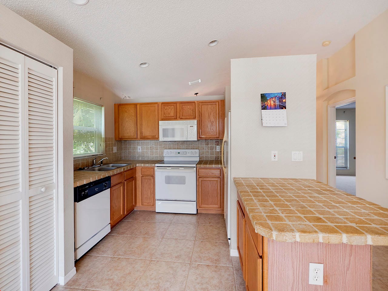 241 SW LAKE FOREST Way, Port St. Lucie, FL 34986 photo 12