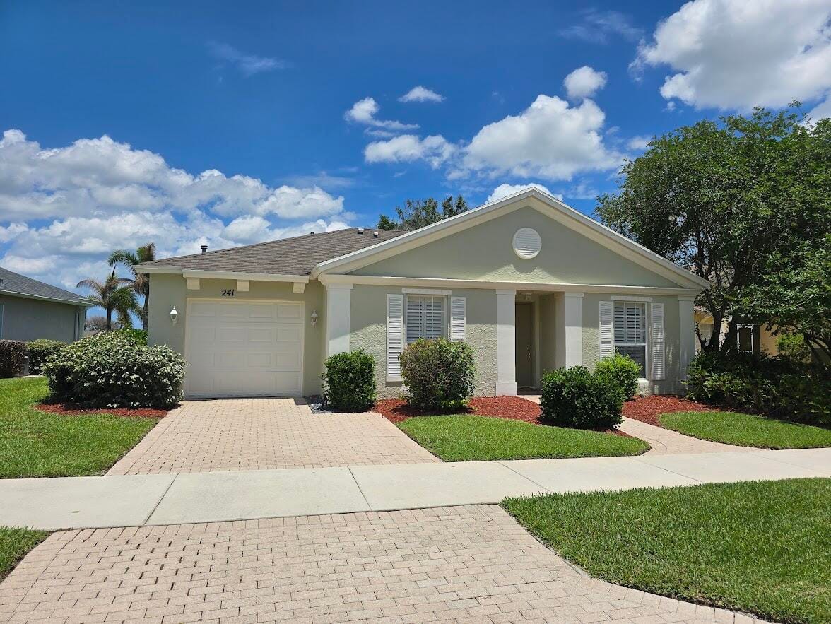 Pending home at 241 SW LAKE FOREST Way, Port St. Lucie, FL 34986