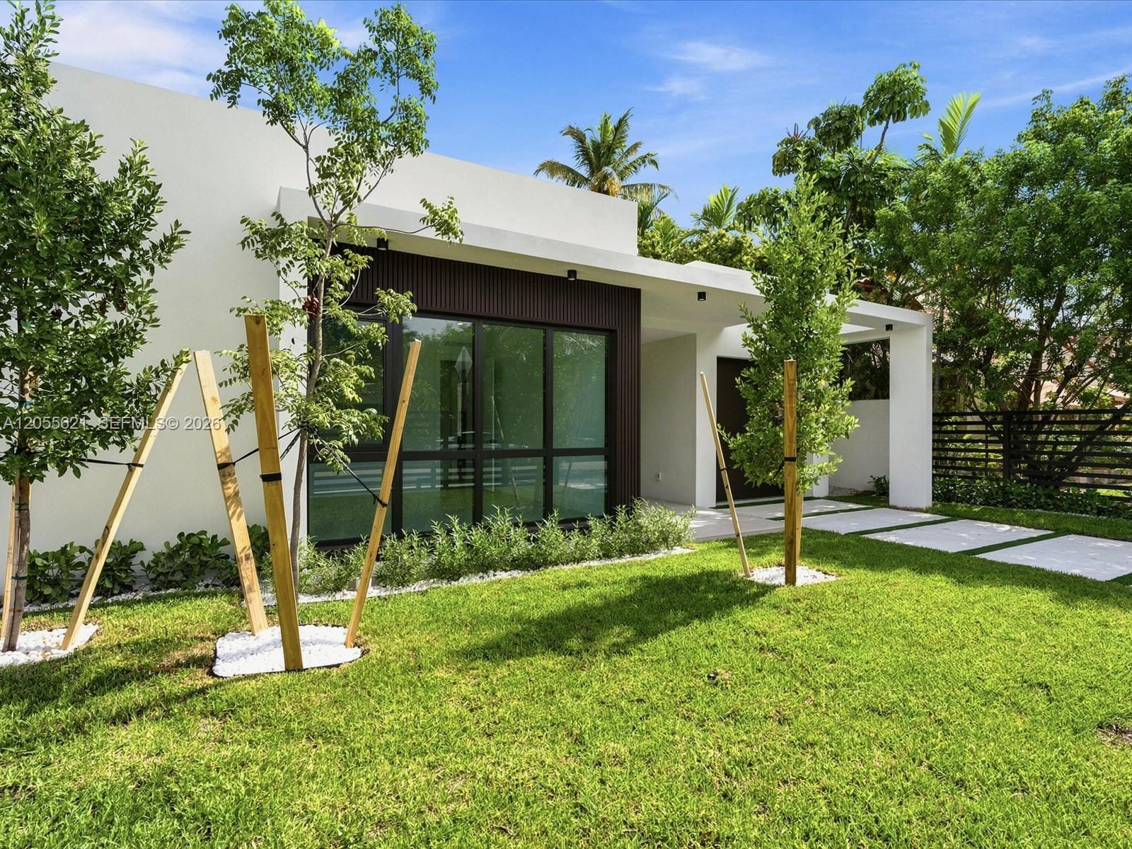 1621 SW 11th Terrace — photo 5