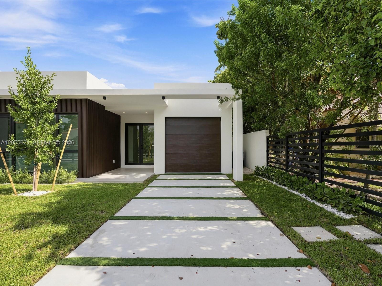 1621 SW 11th Terrace — photo 7