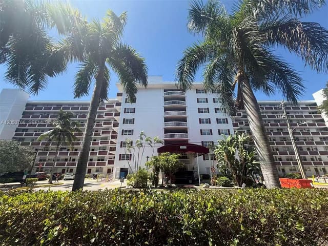 3660 NE 166th Street 415, North Miami Beach, FL 33160