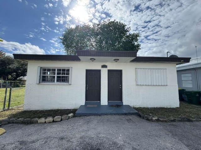 1042 Foster Road 1-2, Hallandale Beach, FL 33009