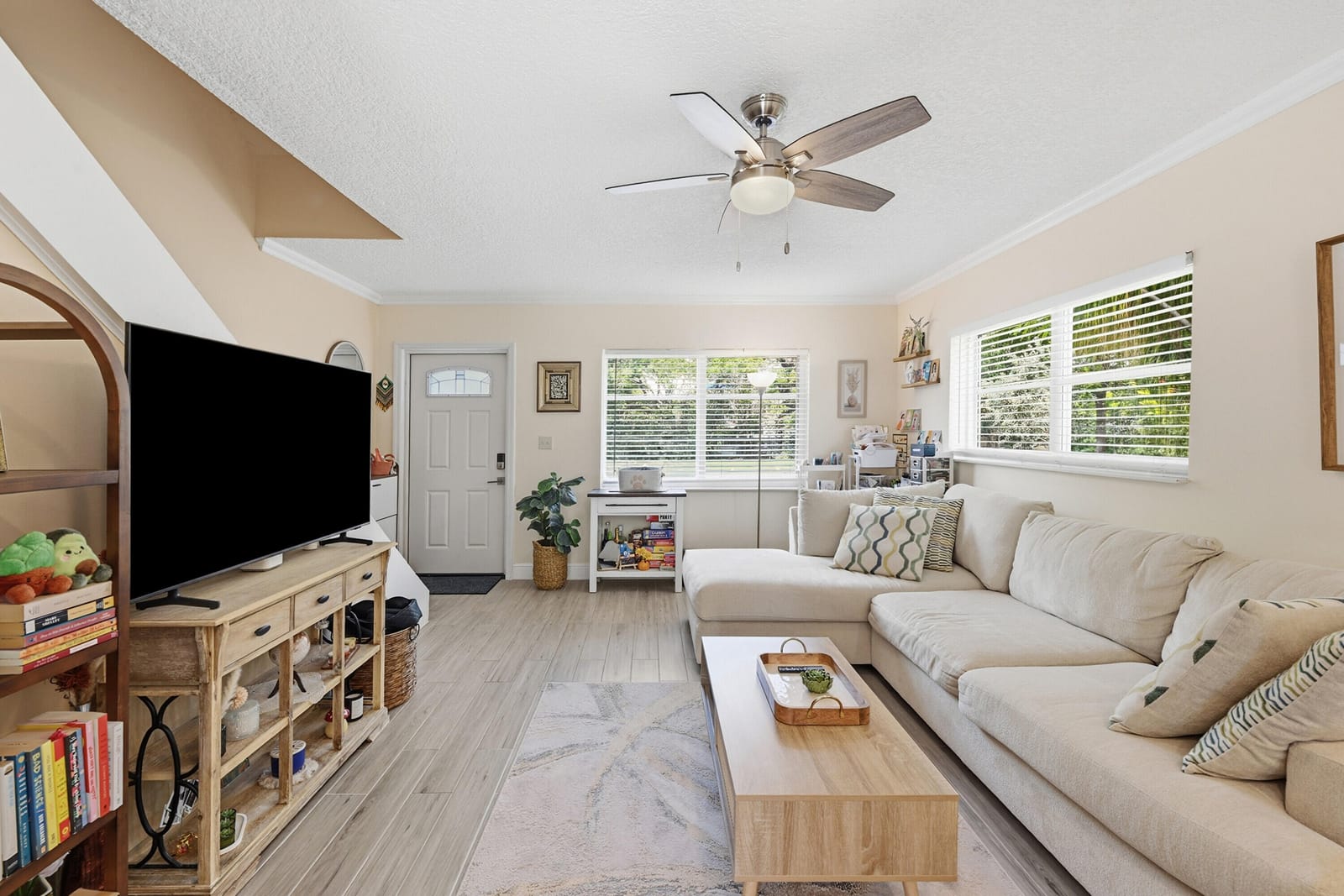 47 NE 20th Court 1H — photo 4