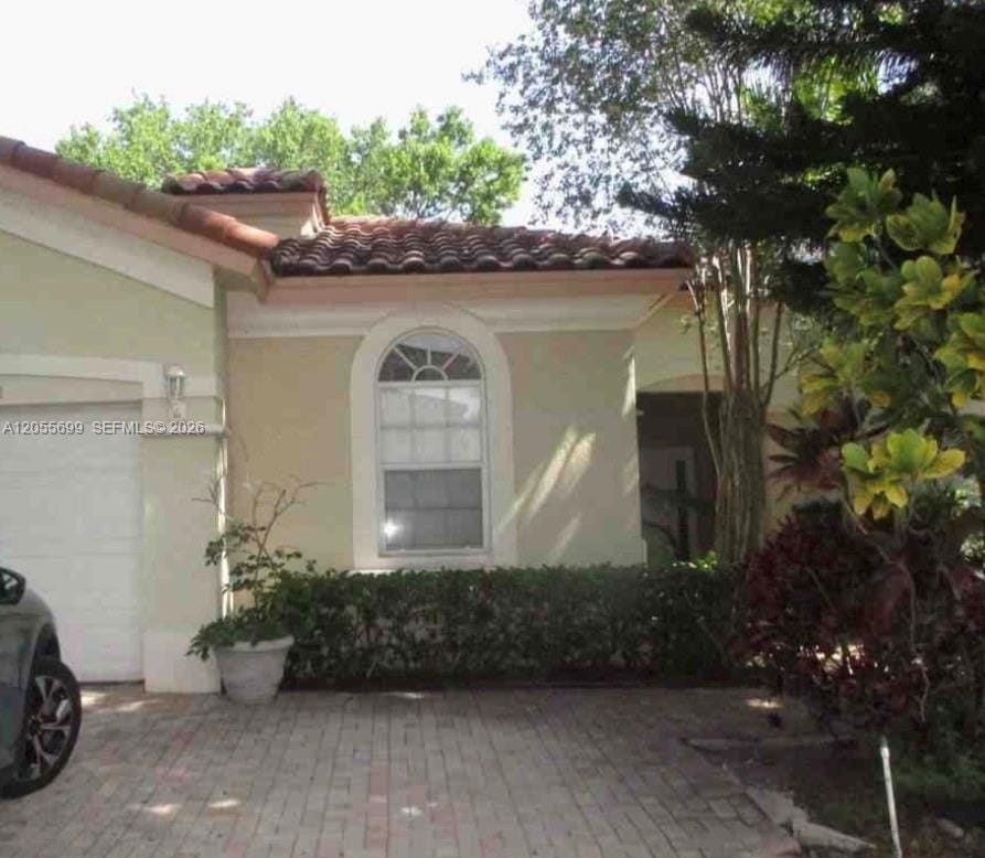 Pending home at 10929 NW 70th Street, Doral, FL 33178