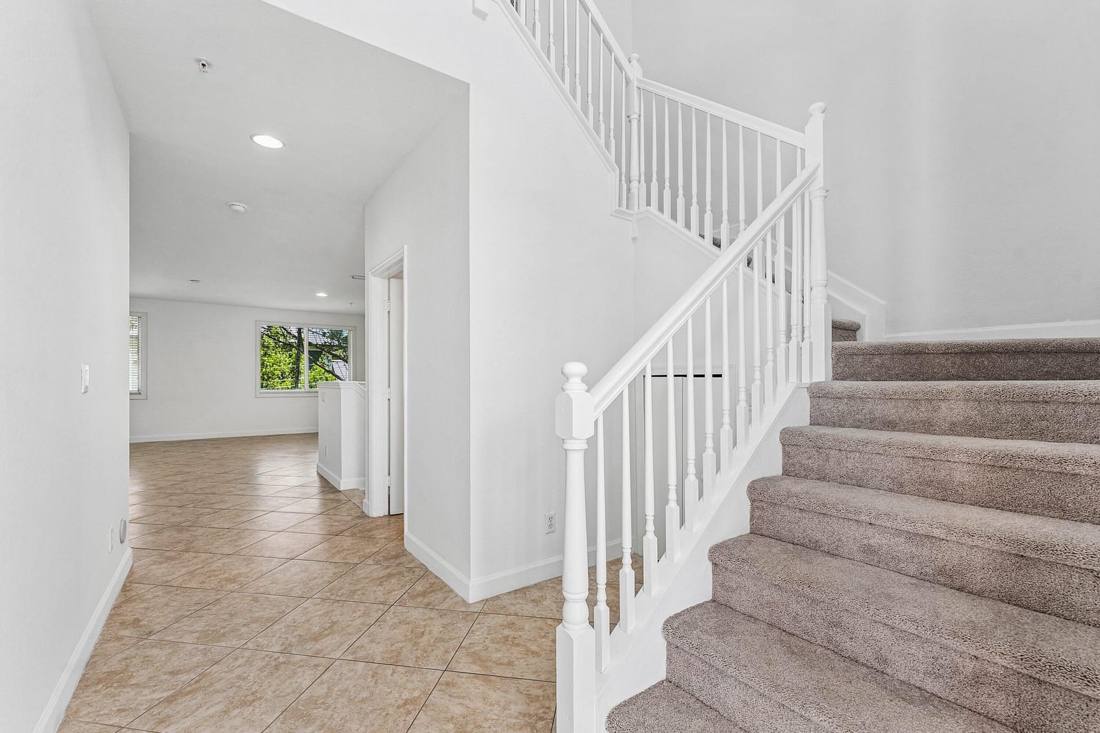 3030 WATERSIDE Circle — photo 2