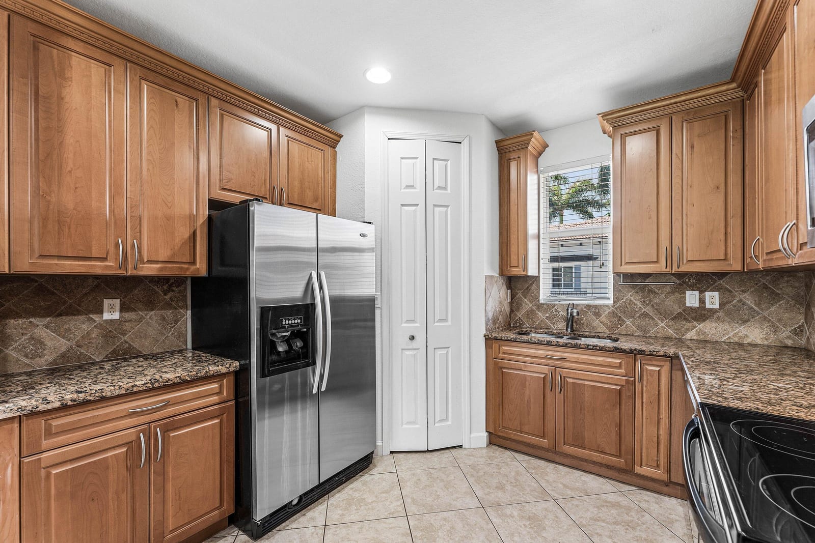 3030 WATERSIDE Circle — photo 4
