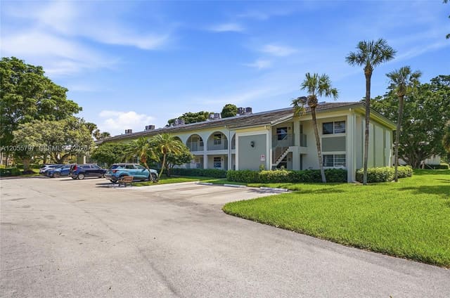 1105 Bahama Bend F2, Bahama Village, Coconut Creek, FL