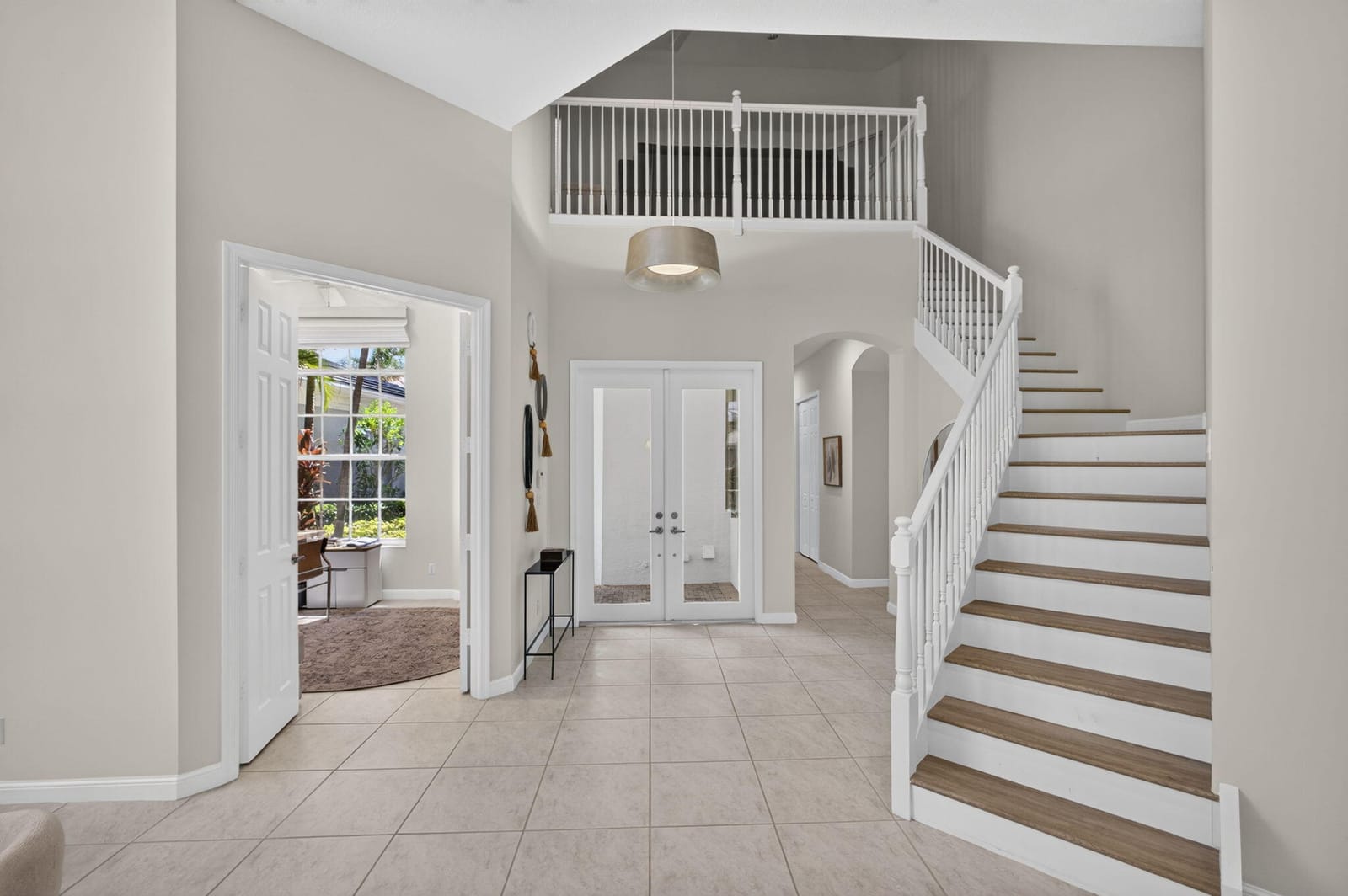 219 ANDALUSIA Drive — photo 5
