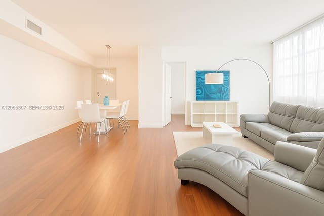 905 Brickell Bay Drive 1022, Miami, FL 33131
