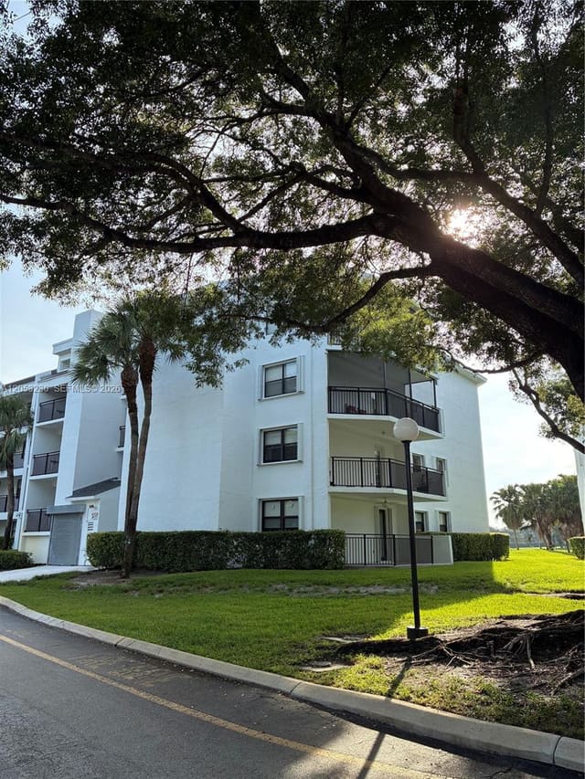 16141 Blatt Boulevard 113, Weston, FL 33326