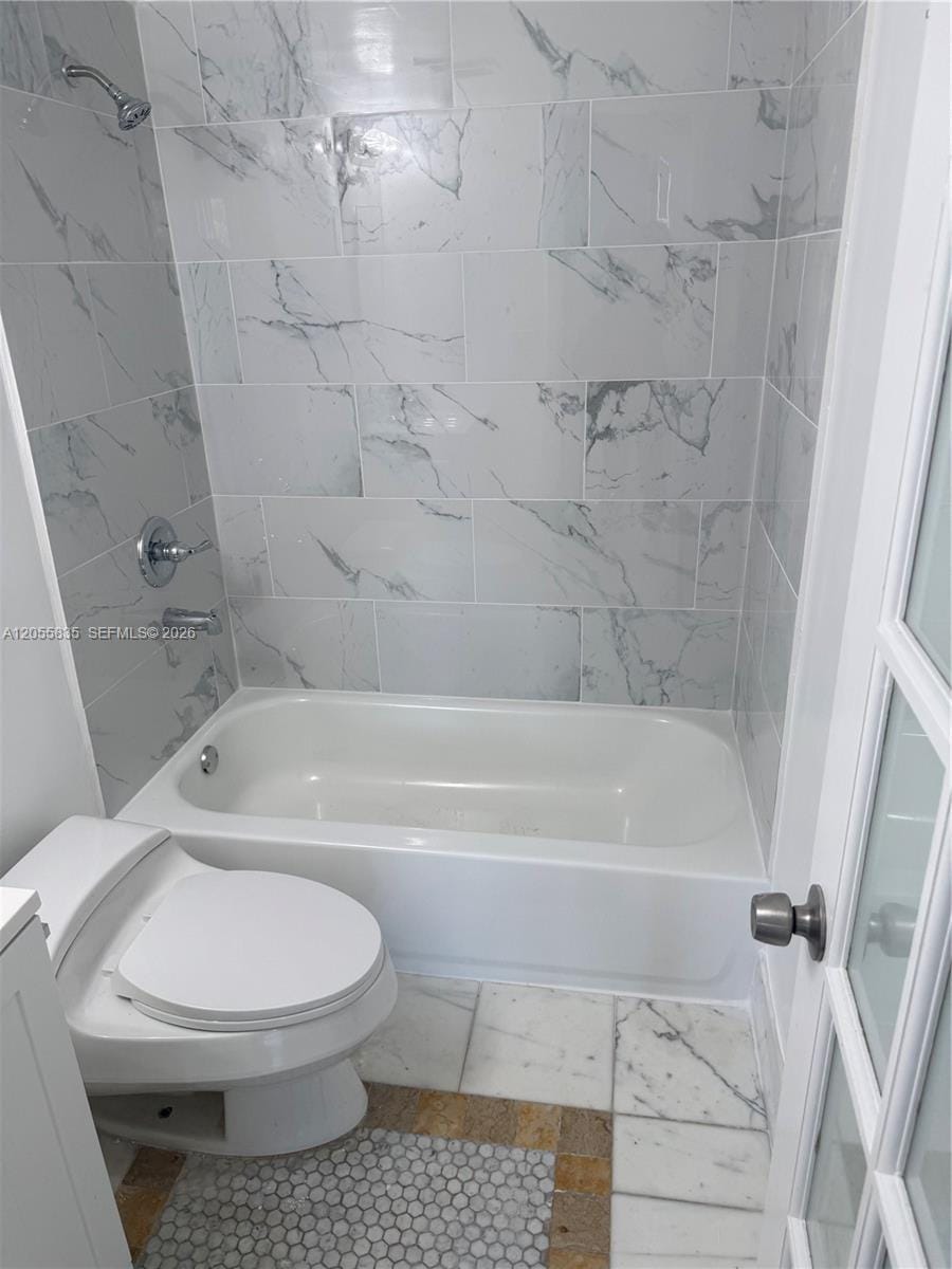 7195 NW 179th Street 211 — photo 9