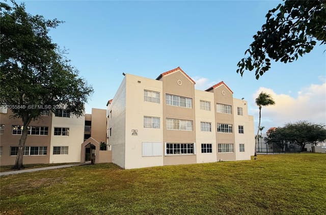 6175 NW 186th Street 104, Hialeah, FL 33015
