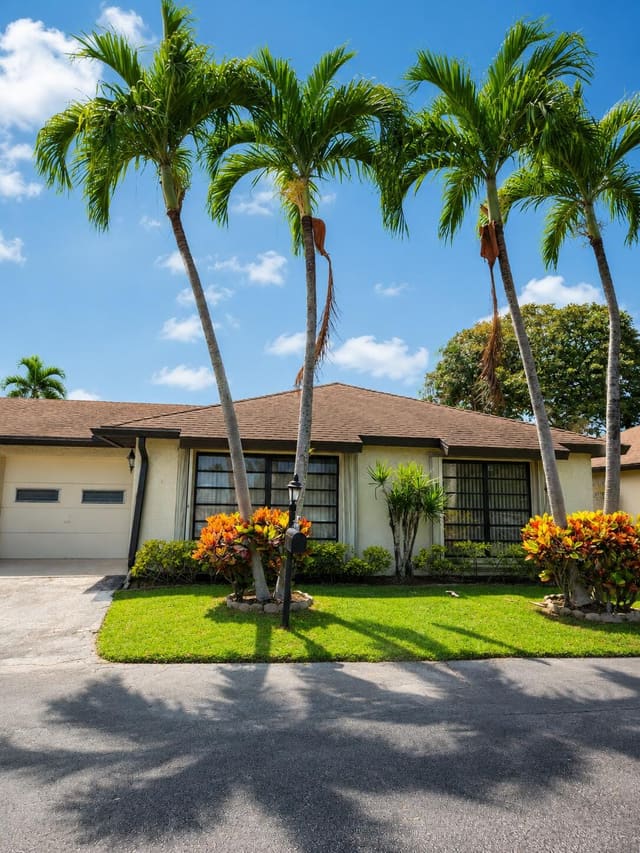 4763 Storkwood Terrace B, Greentree Villas, Boynton Beach, FL