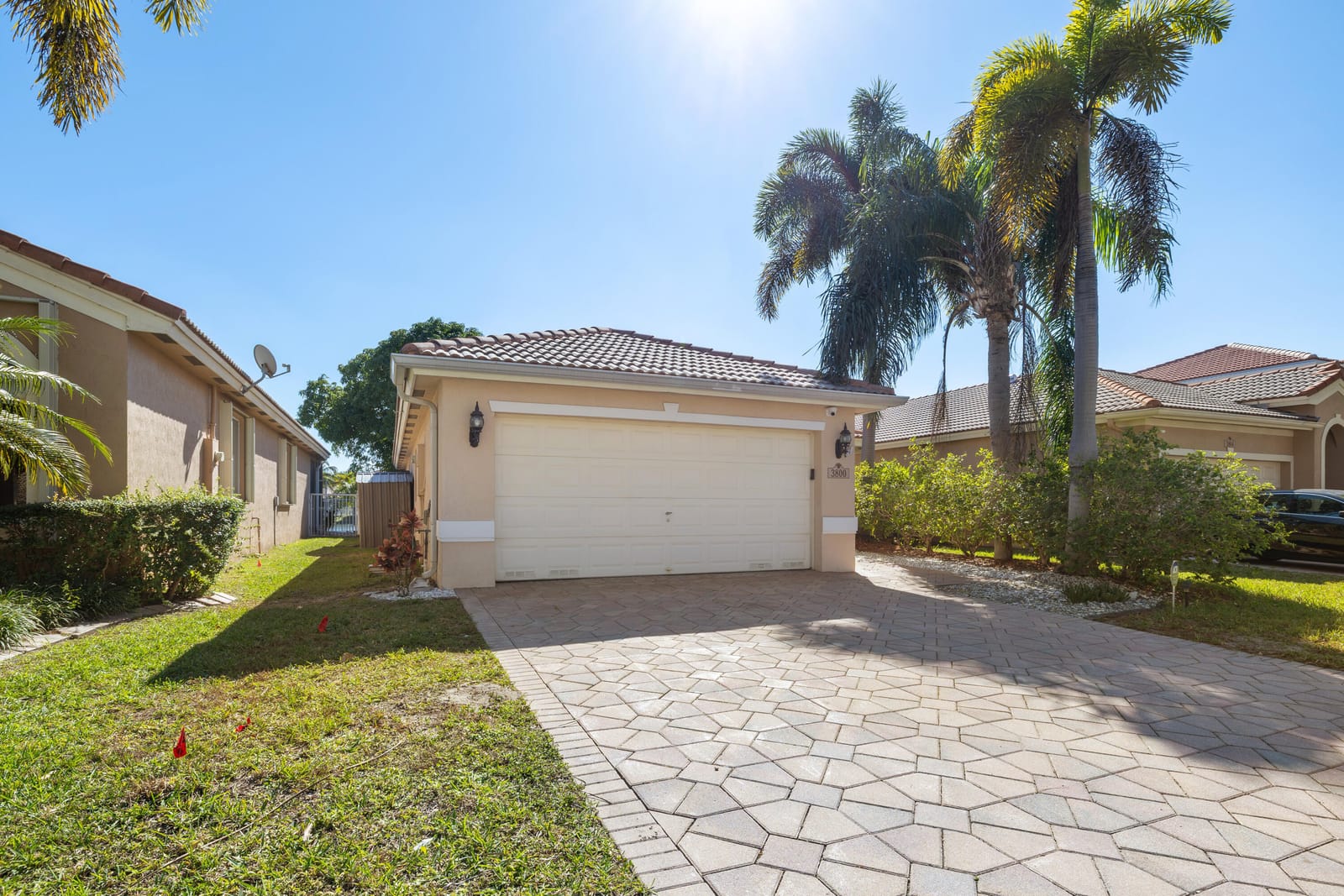 3800 WOODFIELD Drive — photo 2