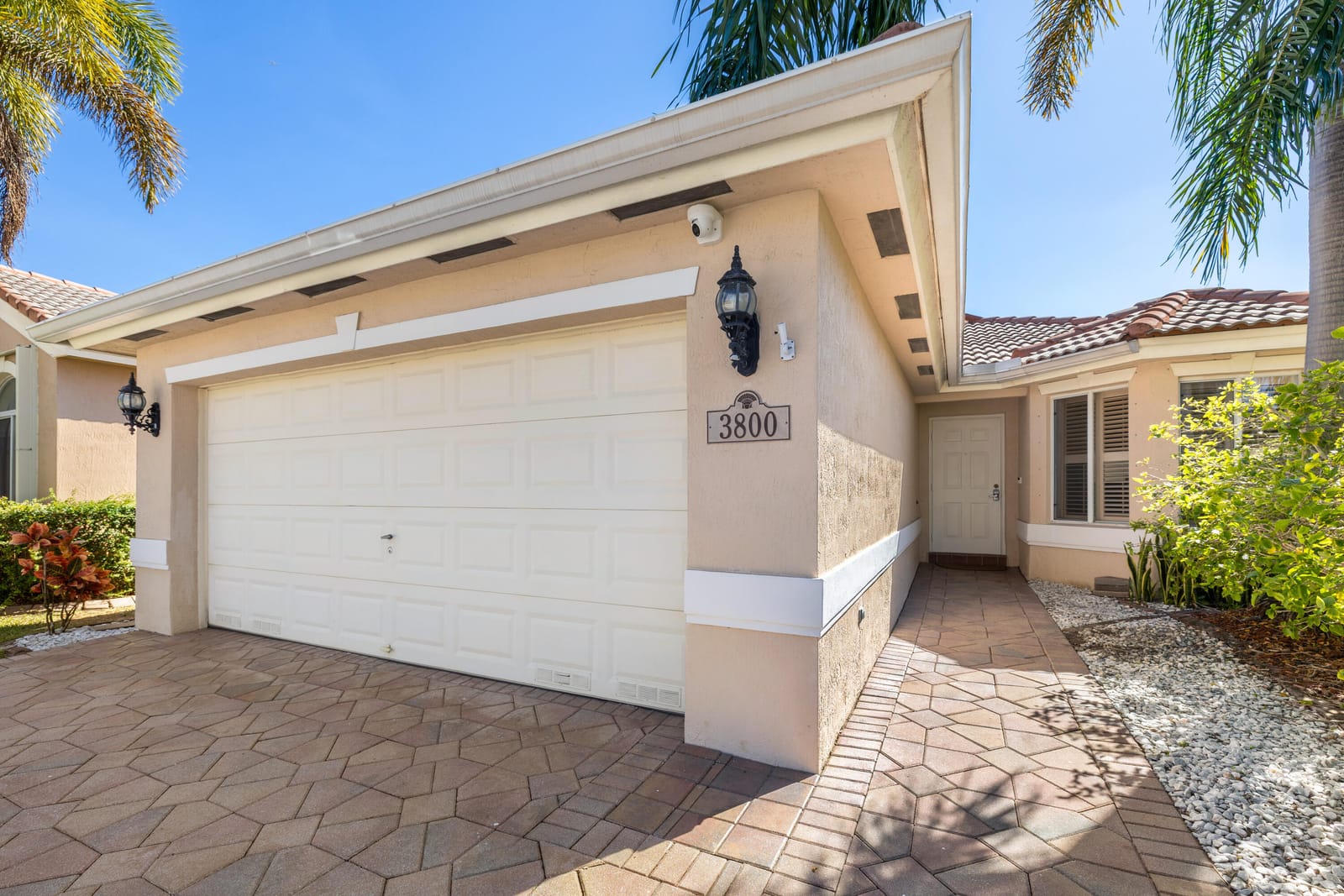 3800 WOODFIELD Drive — photo 4