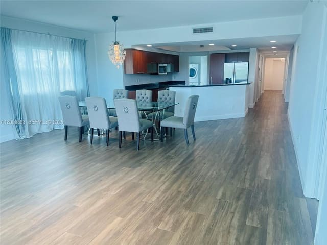 14951 Royal Oaks Lane 409, North Miami, FL 33181