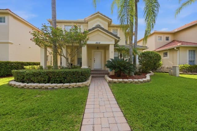 8212 Calterra Drive, Palm Beach Gardens, FL 33418