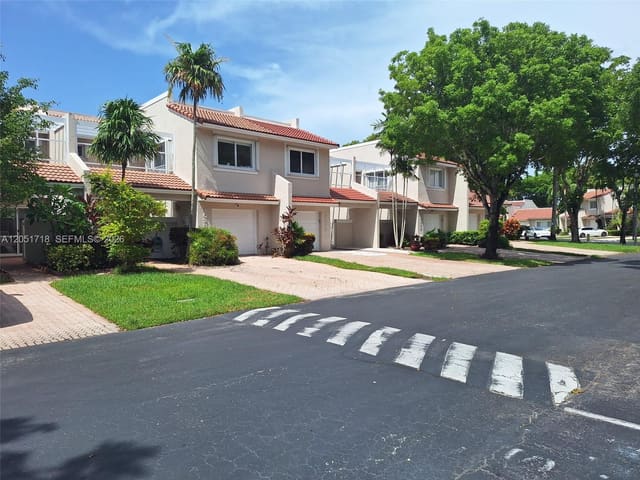 10241 NW 52nd Terrace 0, Doral, FL 33178