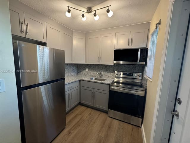 707 S 19th Avenue 3, Jefferson Apts Co Op, Hollywood, FL
