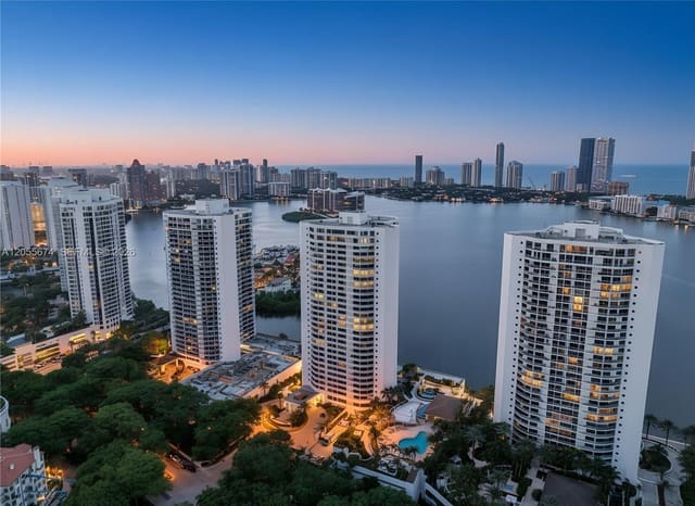 3000 Island Boulevard 505, 3000 Isl Blvd Williams Is, Aventura, FL