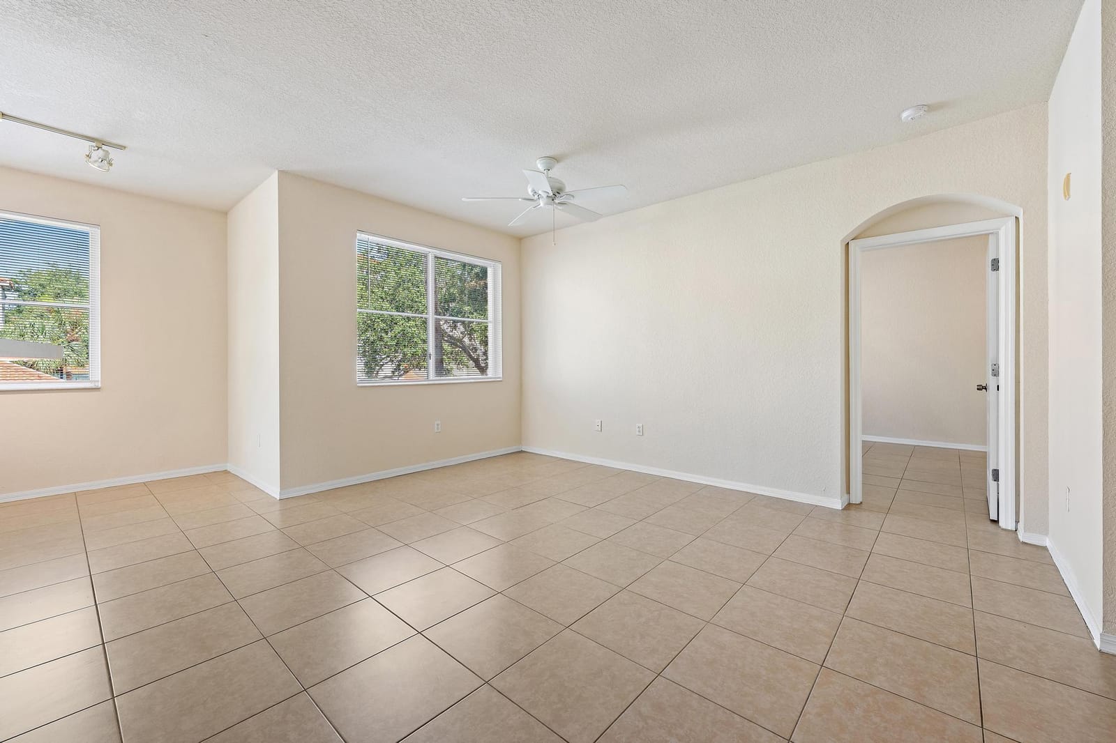 11018 LEGACY Drive 201, Palm Beach Gardens, FL 33410 photo 3