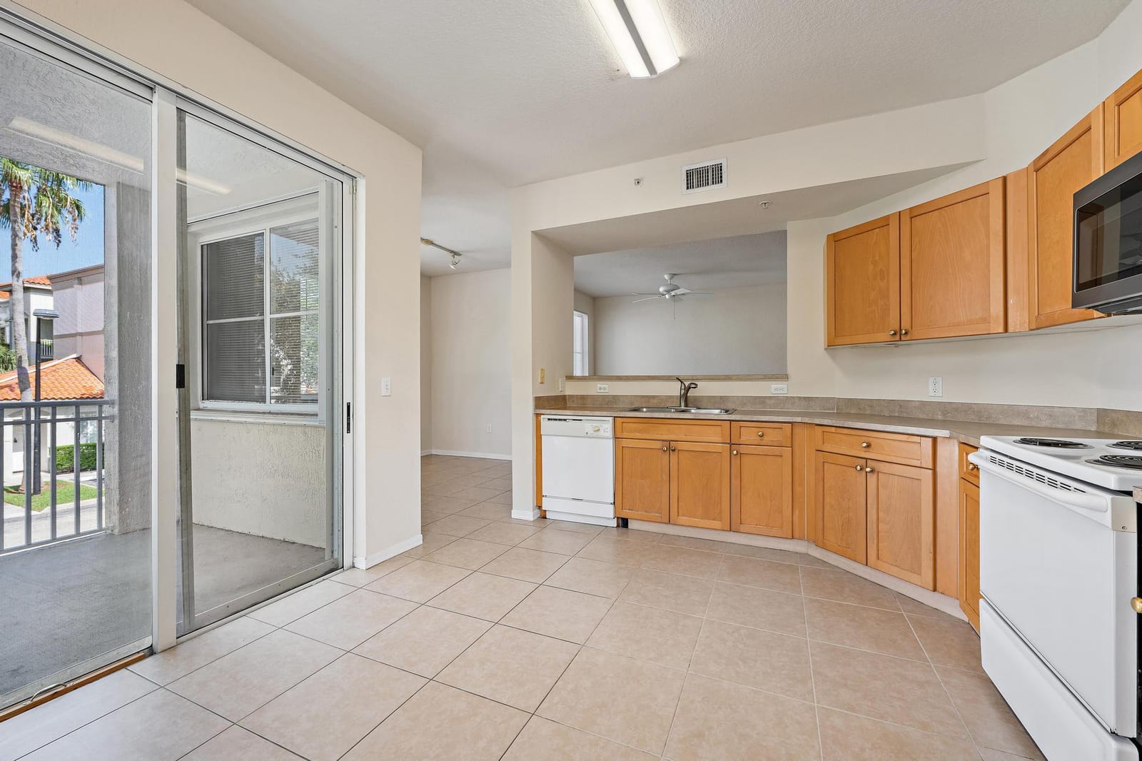 11018 LEGACY Drive 201, Palm Beach Gardens, FL 33410 photo 7