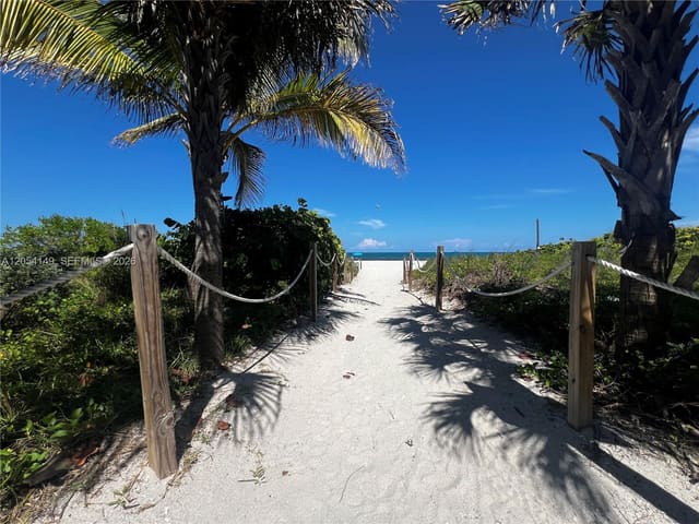 2457 Collins Avenue 402, Miami Beach, FL 33140